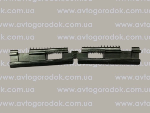 Кронштейн обшивки порога Audi A6 C6