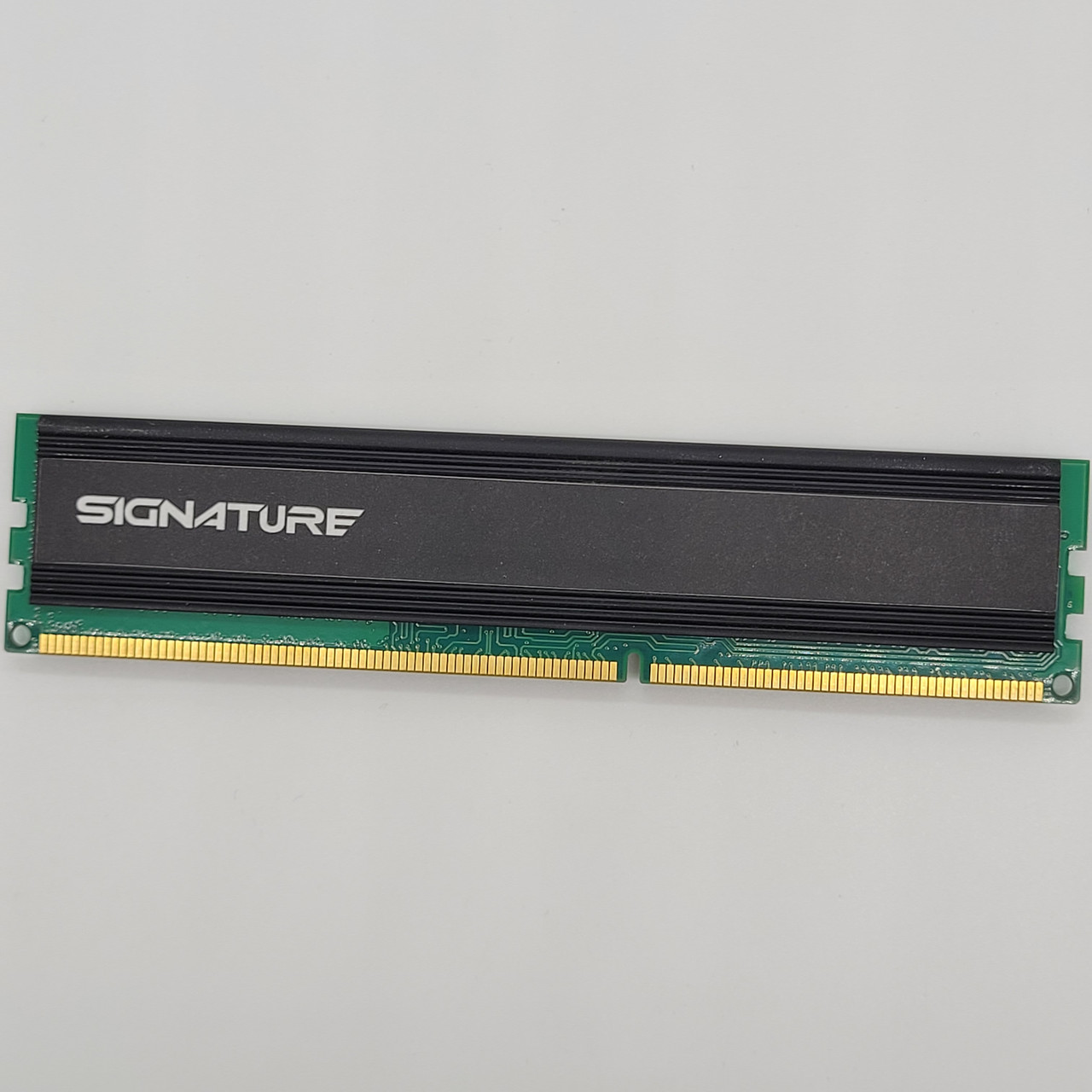 Ігрова оперативна пам'ять Patriot Signature DDR3 4Gb 1333MHz PC3-10600U 1R8 CL9 (PSD38G1333KH) Б/В