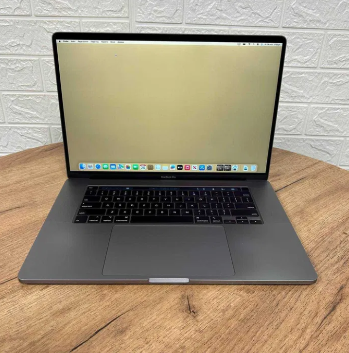 Ноутбук MacBook Pro 16 A2141 2019 i7 2,6GHz 16Gb SSD 512Gb Radeon 245циклів Б/В, фото 1