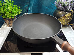 Сковорода чавунна (сотейник) з дерев'яною ручкою, d=230мм, h=60мм