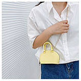 Жіноча маленька сумка 10447 крос-боді на ланцюжку жовта, фото 7