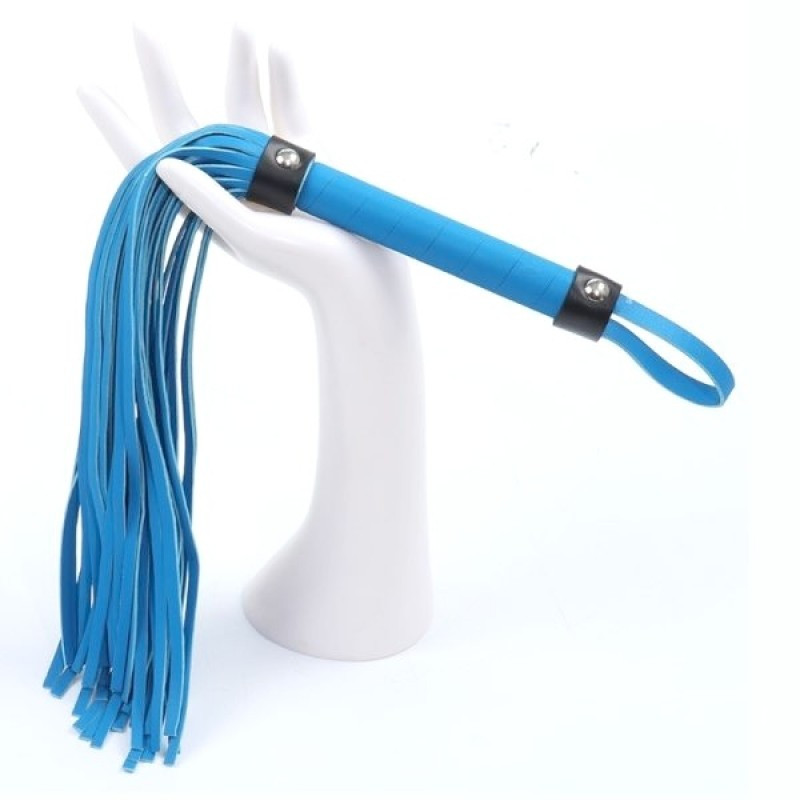 Флоггер блакитний — демонстрація на руці-манекені