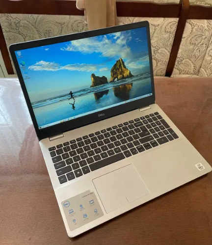 Б/в Ультрабук Dell Inspiron 5593 15.6" 1920x1080| Core i5-1035G1| 8 GB RAM| 256 GB SSD| UHD for 10th Gen