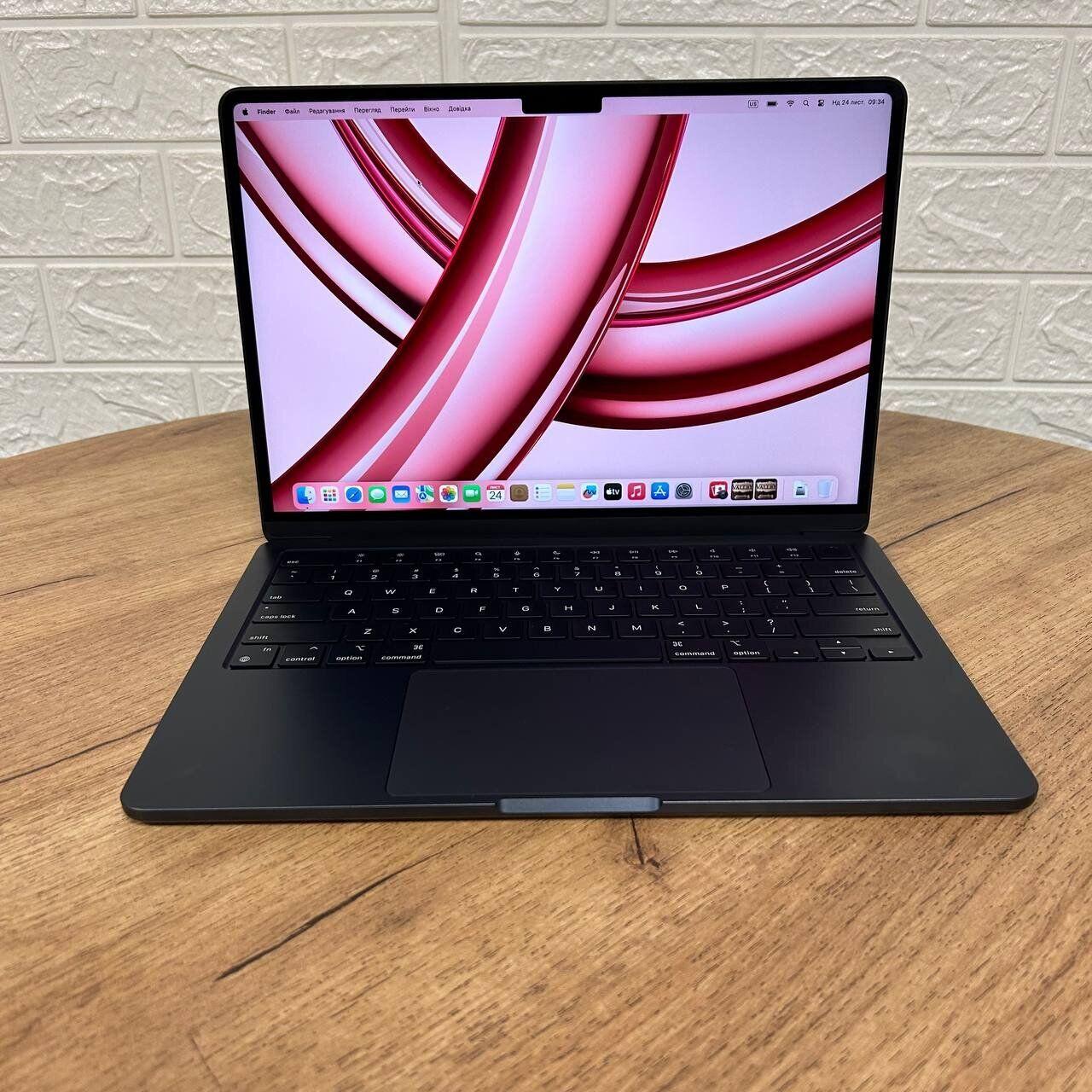 Б/в Ультрабук Apple MacBook Air 2024 A2681 13.6" 2560x1664| Apple M3| 8 GB RAM| 256 GB SSD|