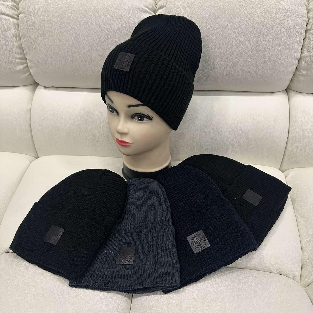 Дитяча котонова шапка Stone Island на підлітка з закотом на флісі в чорному кольорі, фото 1