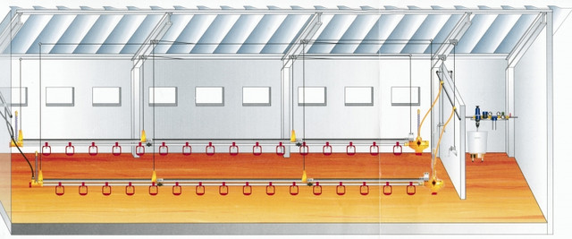 Установка ниппельных поилок при напольном выращивании птицы