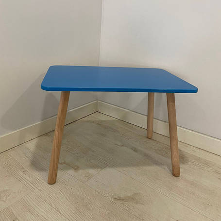 Стільчики та столи окремо