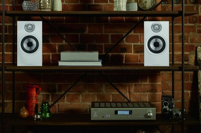 Bowers & Wilkins 607 S2 Anniversary Edition