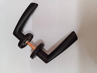 Ручка дверна-защіпка Аріко ЗЩ 114-5 чорна