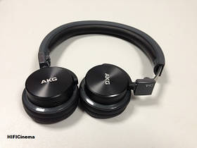 Навушники напіввідкритого типу AKG Y40