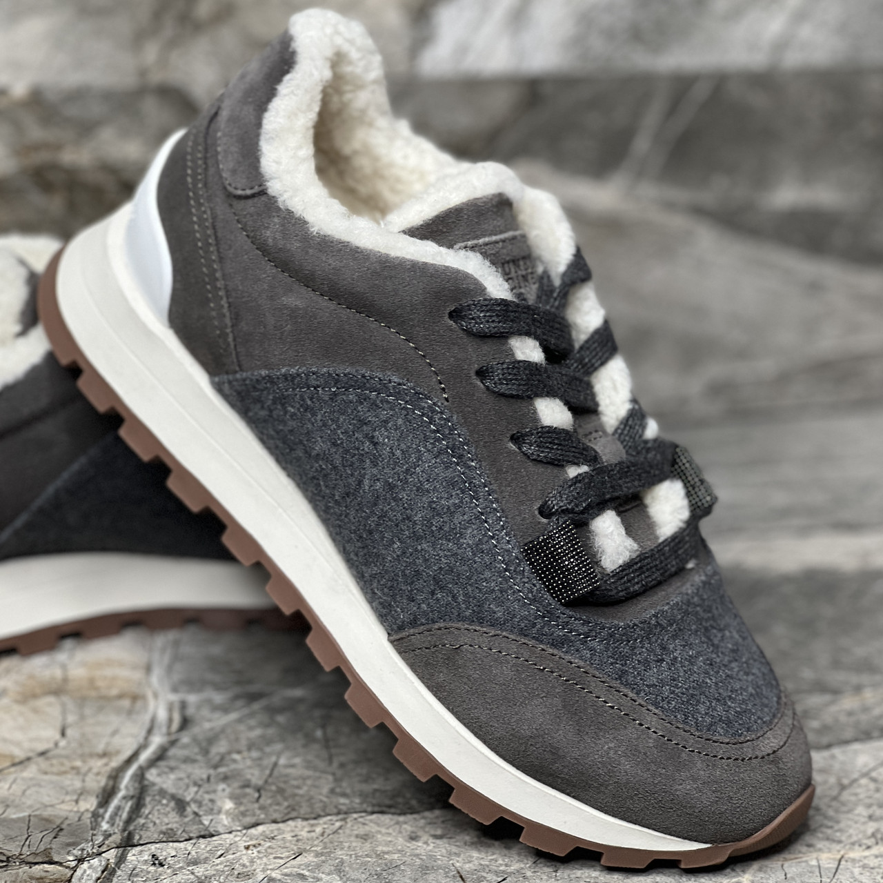 Кросівки брендові