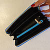 Жіночий шкіряний гаманець в сині троянди чорний, фото 3