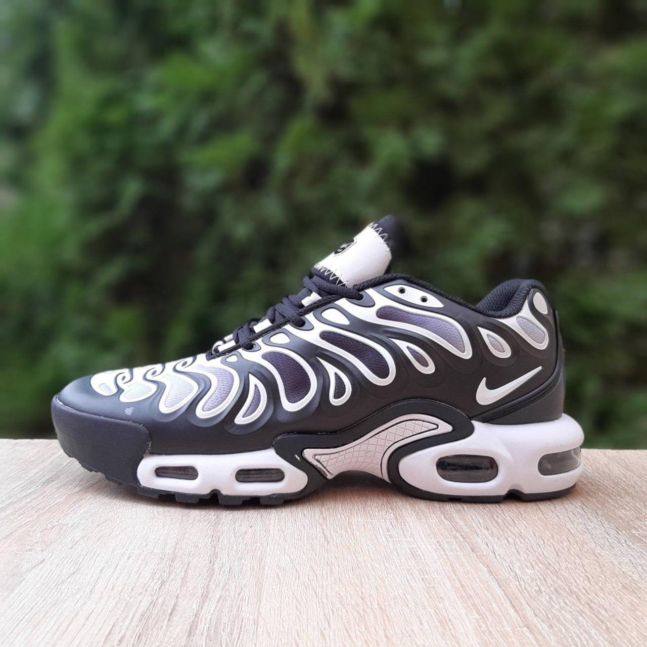 Чоловічі кросівки Nike Air Max TN Plus Drift (чорно-білі) модні спортивні кроси 11370 Найк vkross