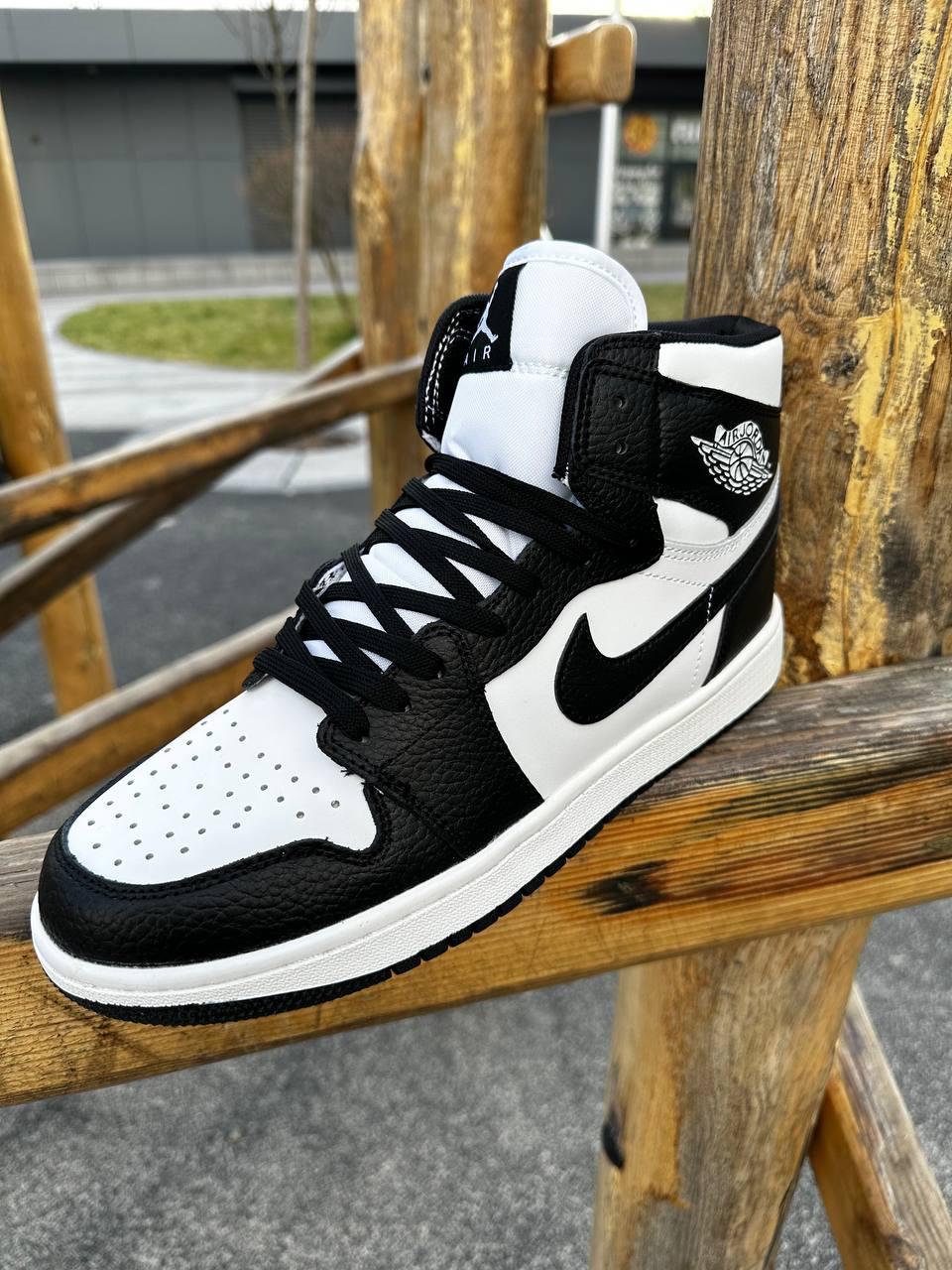 Чоловічі кросівки Nike Air Jordan 1 black / white (чорно-білі) повсякденні кроси 159-2 Найк vkross