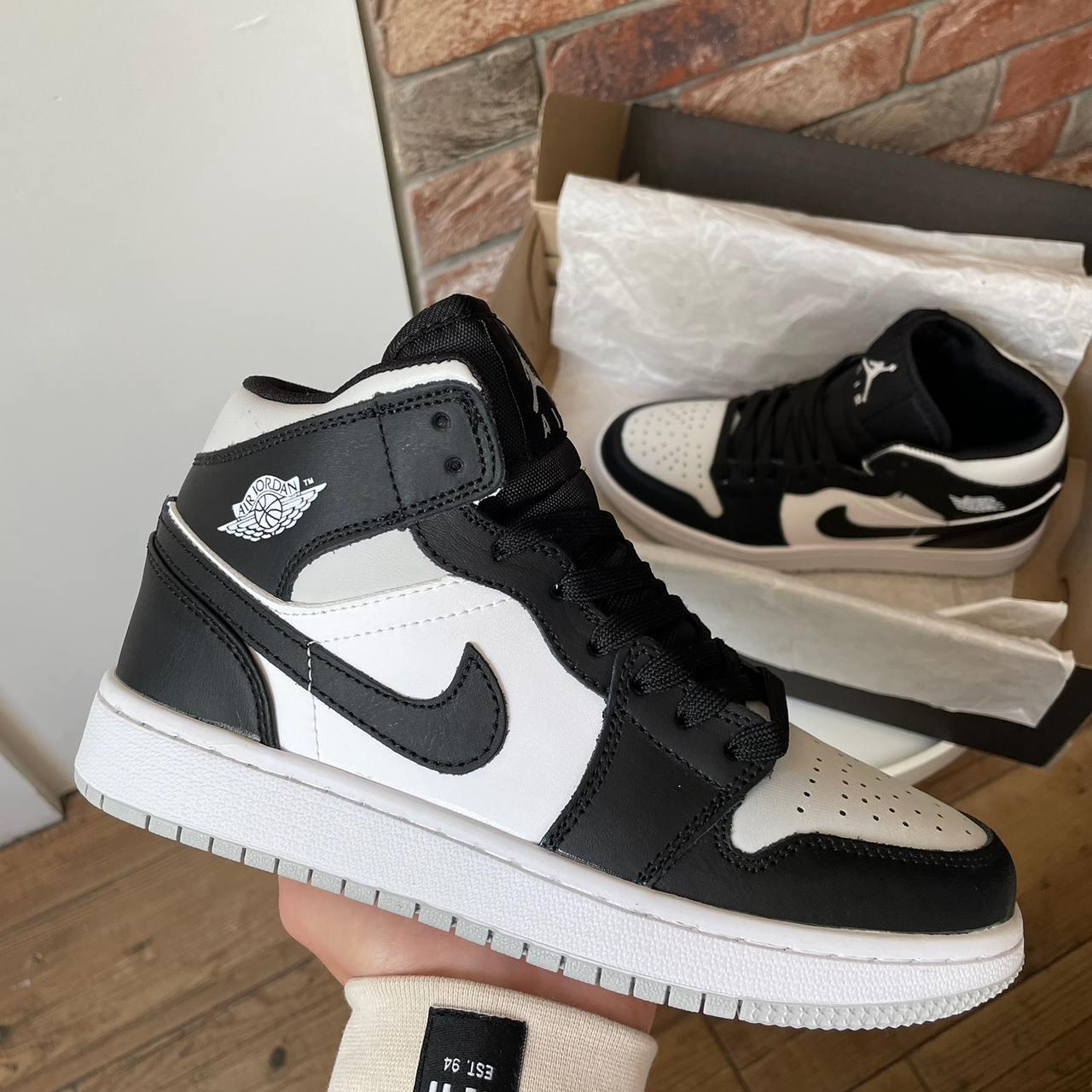 Чоловічі кросівки Nike Air Jordan Retro1 Black White Grey (чорно-біло-сірі) модні 0421v Найк vkross