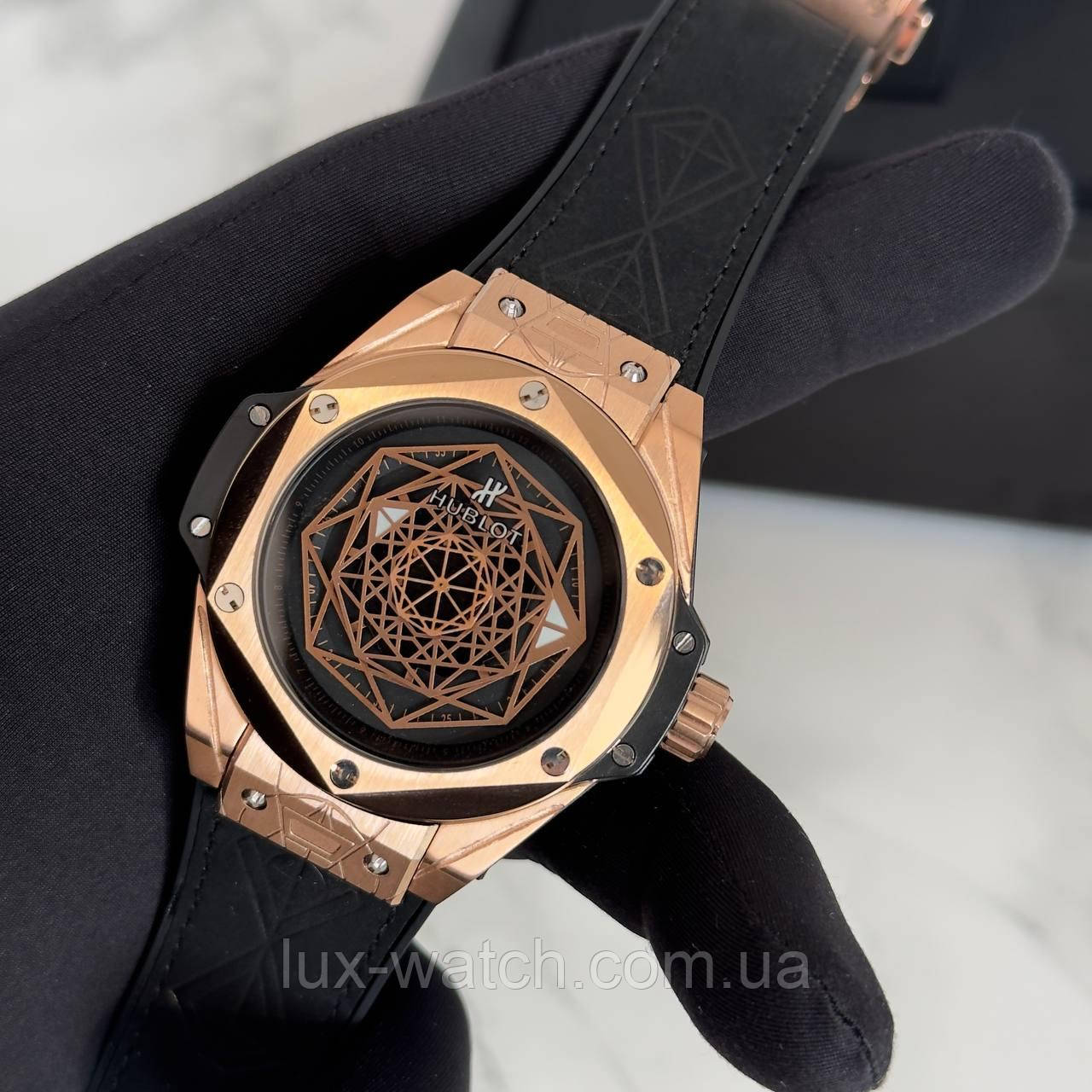 Зовнішній модний годинник Hublot Big Bang Sang Bleu Black/Gold