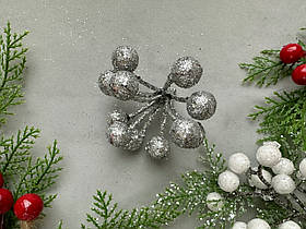 Новорічна блискуче гроно ягоди блиск срібло