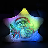 Подушка нічник — подарунок на Новий рік і Різдво — дитячий нічник із символом 2025 року — нічник у формі змії, фото 9