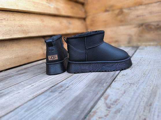 Угги ЧЕРНЫЕ BLACK эко Кожа Мини с лейбл UGG короткие на высокой платформе зима женские, фото 4