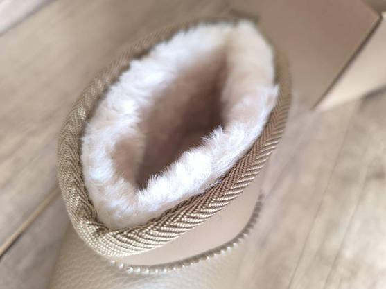 Уги БАЖОВІ BEIGE екошкіра Міні з лейбл UGG короткі на високій платформі зима жіночі, фото 5