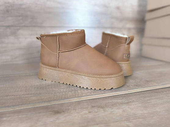 Уги РИЖІ CAMEL екошкіра Міні з лейбл UGG короткі на високій платформі зима жіночі, фото 3