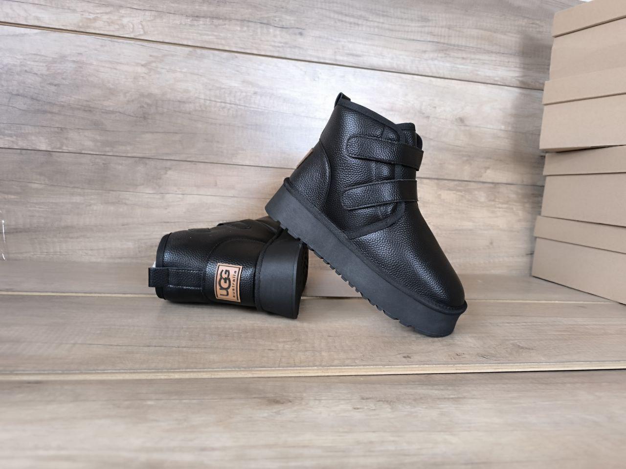 Угги кожаные ЧЕРНЫЕ с лейбл UGG ботиночки полусапожки на липучках на высокой платформе женские