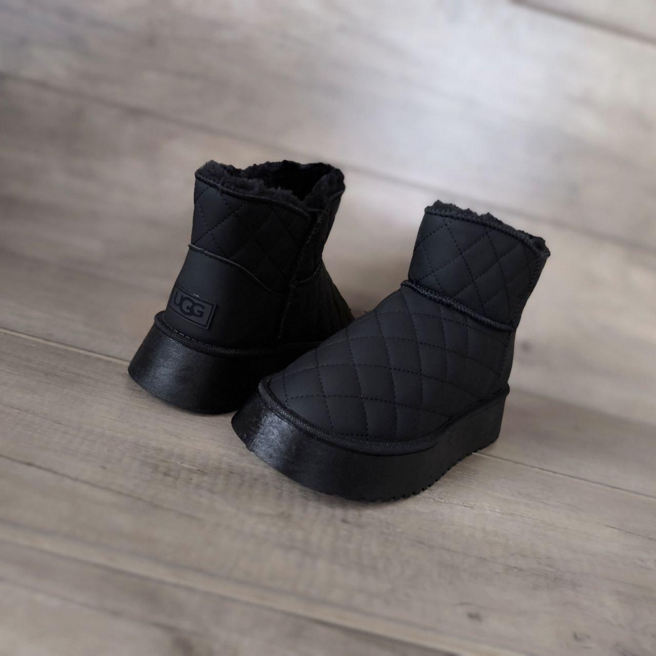 ЧОРНІ Уги UGG BLACK екошкіра зі стьобаним верхом низькі на високій платформі жіночі