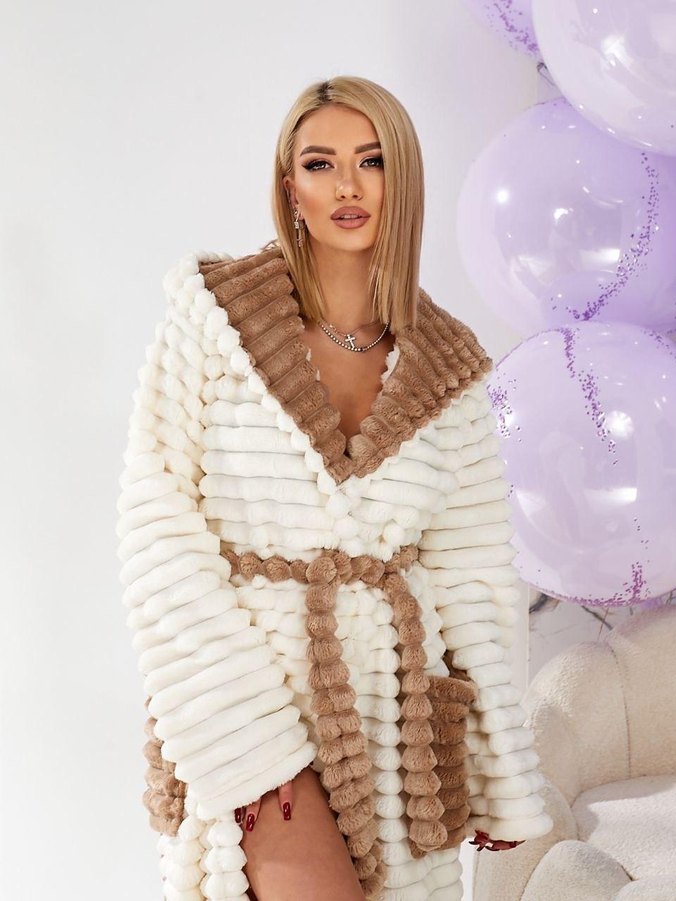 Дуже комфортний та теплий халат з чобітками у біло-бежевому кольорі, фото 1