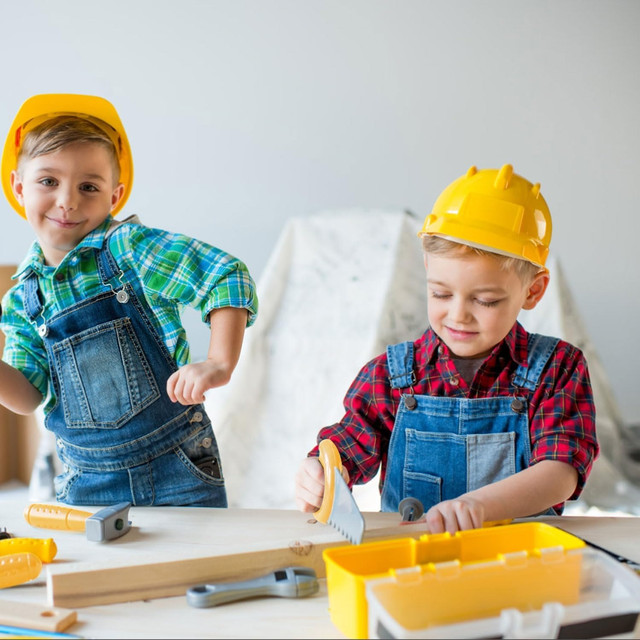 Набір дитячих інструментів зі столом