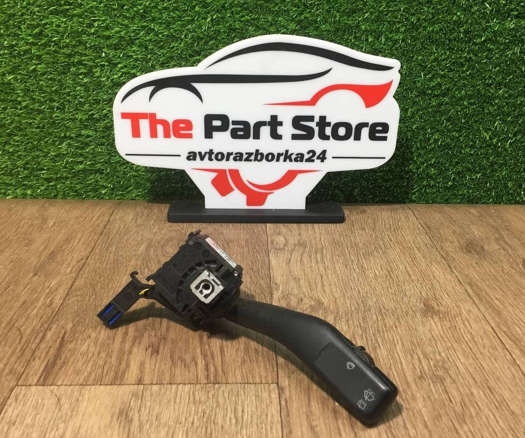 

Переключатель дворников правый Volkswagen Caddy Фольксваген Кадди 2004 - 2011, 1K0953519