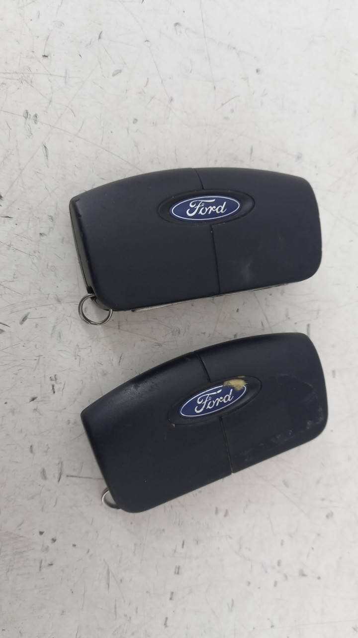 

Ключ пульт зажигания Ford Mondeo Focus S-Max 2006-2010 гг 3M5T15K601AB