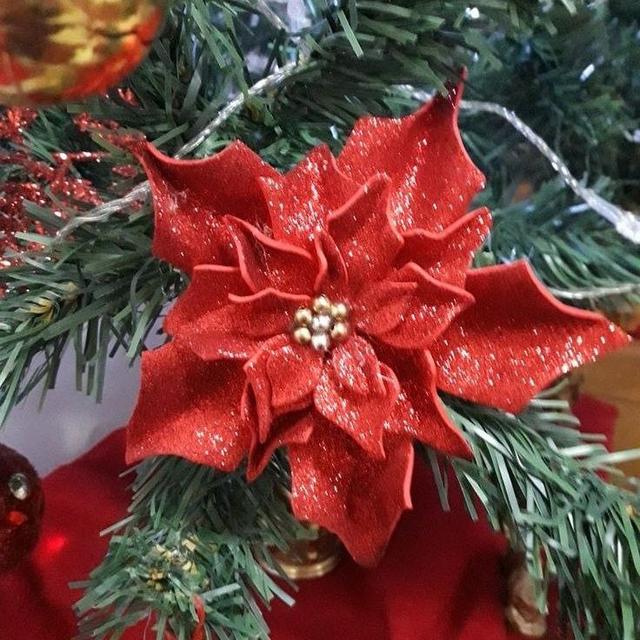 Різвяна квітка пуансетії з фоамірану