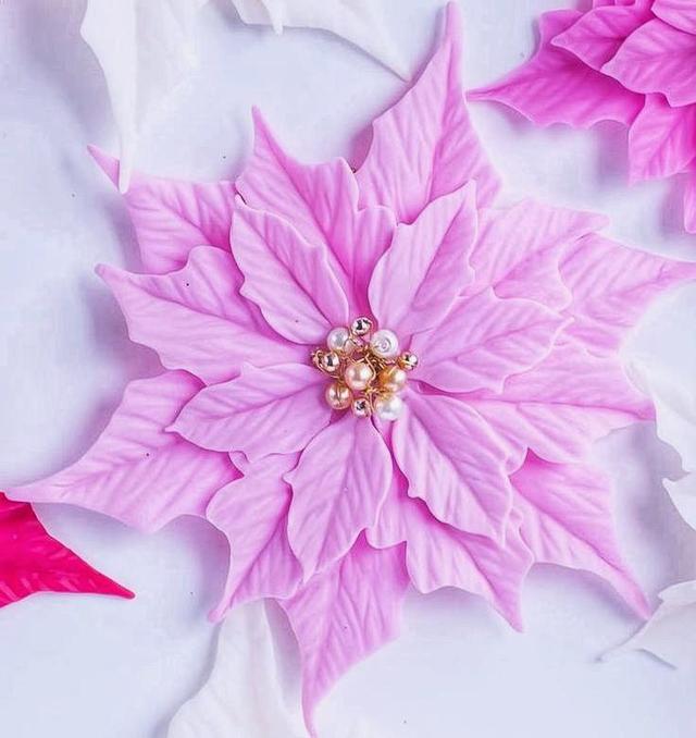 Квітка пуансетії з фоамірану