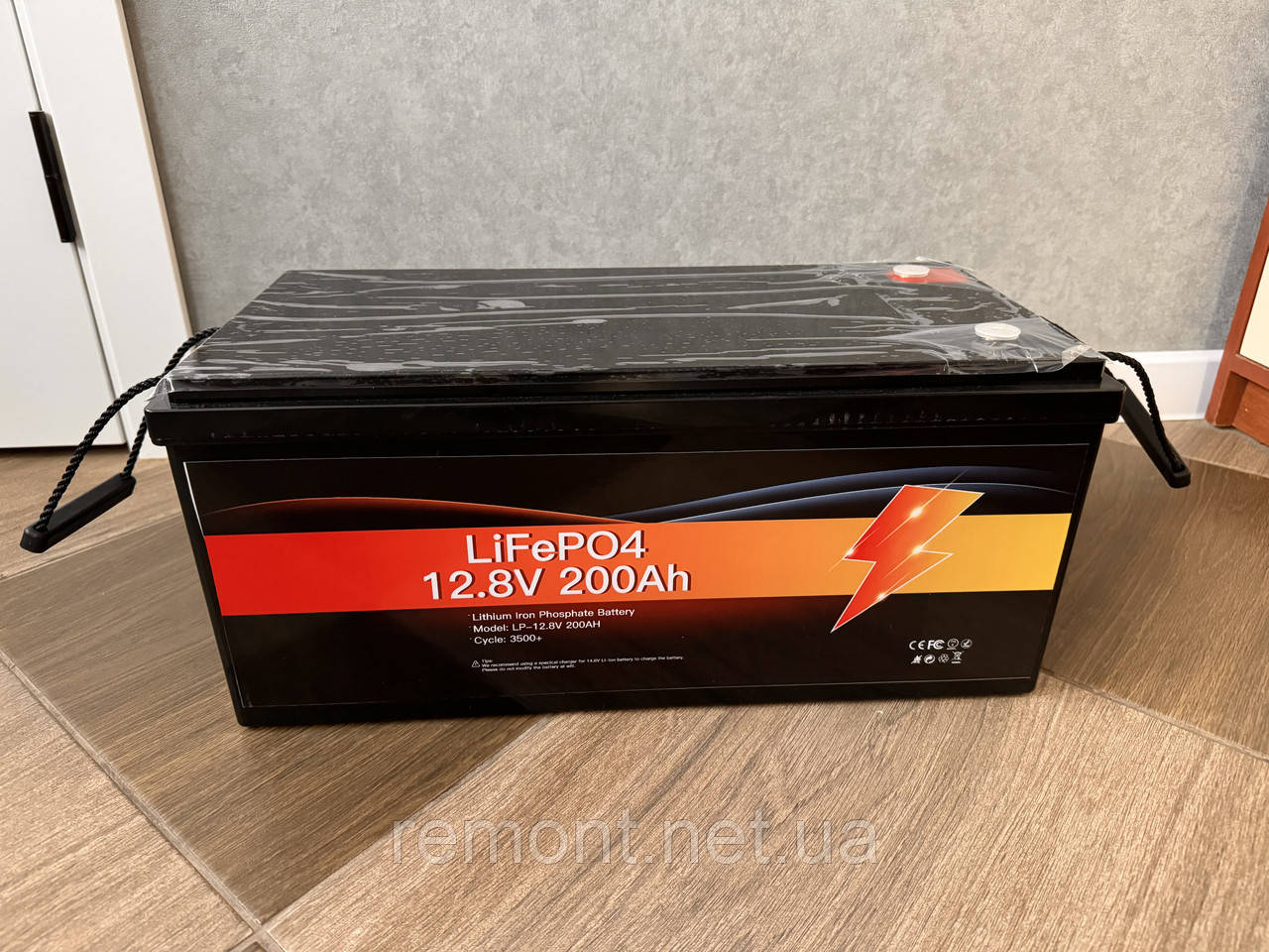 Тяговий Акумулятор LiFePO4 літій-залізо-фосфатний 12.8v 200Ah для ДБЖ, Сонячних батарей, Кемпінгу, та інше, фото 1