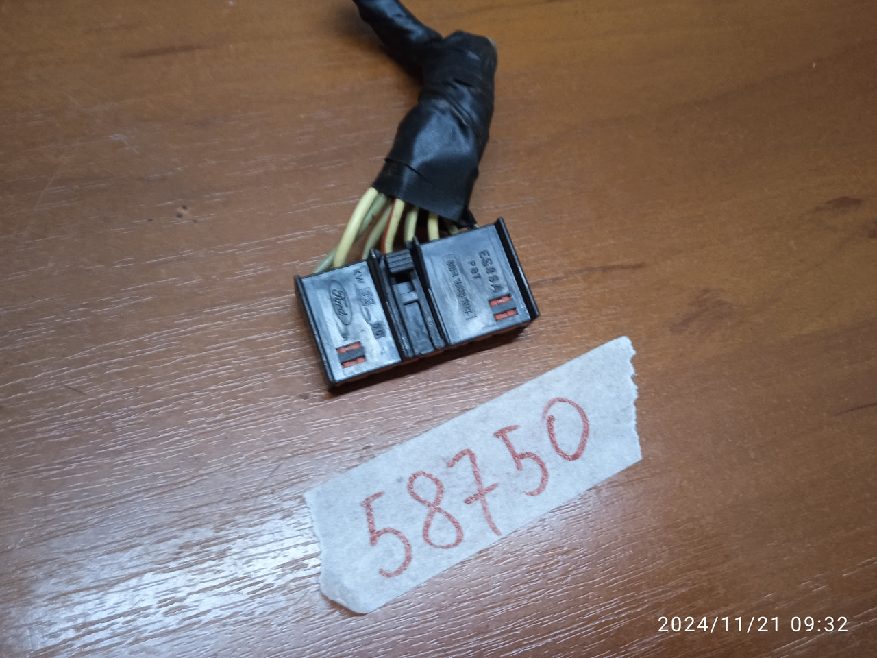 Фішка Магнітоли Ford Mondeo 3 000058750, фото 1