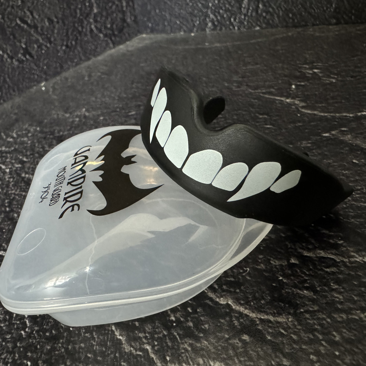 Капа боксерська однощелепна у футлярі SP-Sport VAMPIRE BO-3504-S Чорний, фото 1