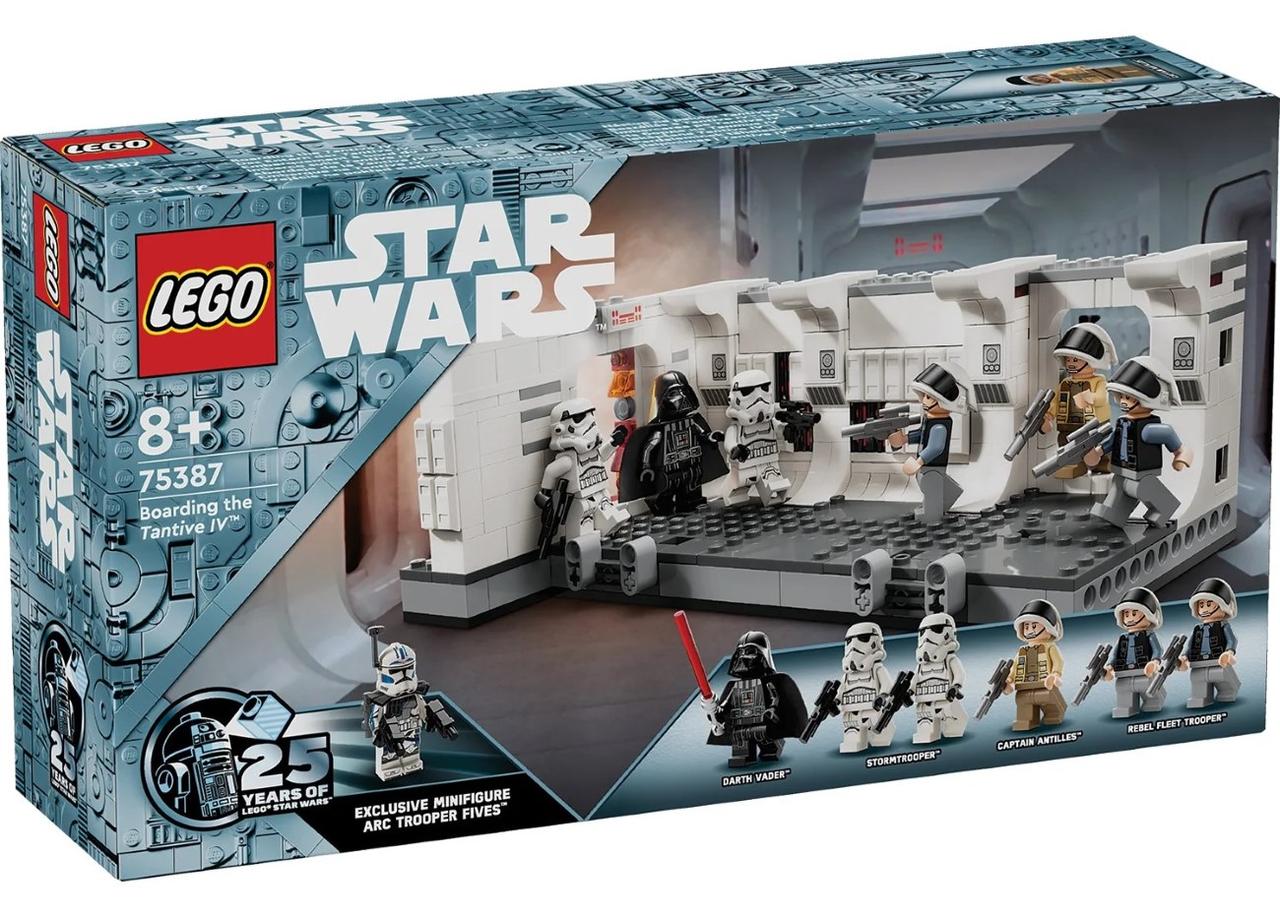 LEGO Конструктор Star Wars Посадка на борт Тантів IV