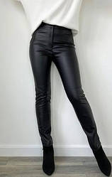 Стильні шкіряні штани жіночі "Casual" (тонкі) оптом | Батал