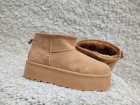 Жіночі Уги короткі черевички теплі РИЖІЄ CAMEL на високій підошві екозамша з лейбл UGG на п'ятці, фото 3