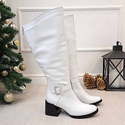 Високі білі шкіряні жіночі чоботи на підборах. Батал