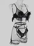 Жіноча чорна білизна з рюшами з пір'ям, ліф з кісточками, пояс з підв'язками, фото 3