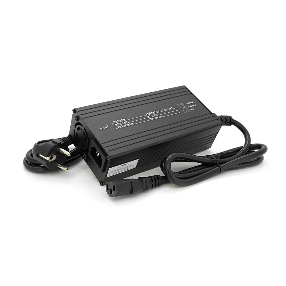 Зарядний пристрій для акумуляторів Li-ion 12V(12,6V),3S,10A, LED-індикація, 137x90x50mm