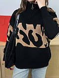 Теплий чорний жіночий светр оверсайз із леопардовою вставкою, фото 4