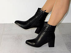 Ботильйони зимові на стійкому підборі жіночі чорні