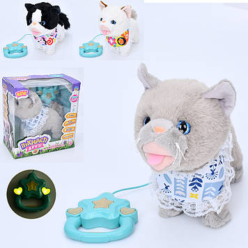 М'яка інтерактивна іграшка кішка на повідку 3 види набір з аксесуарами ходить нявкає махає хвостиком M 5842