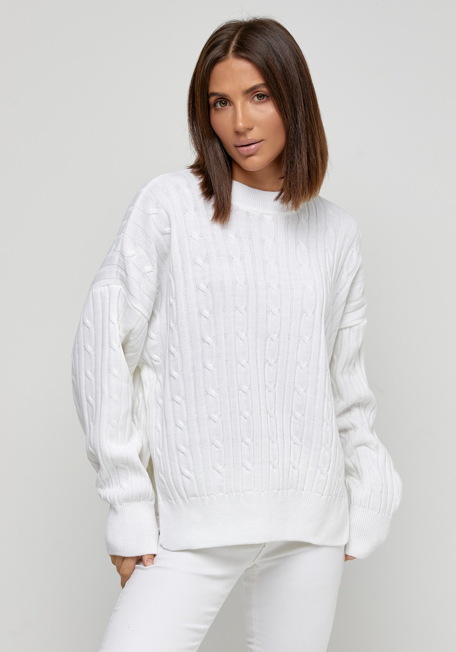 Светр жіночий в'язаний оверсайз із бічними розрізами, колір білий. Модель 247