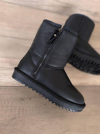 Угги высокие кожаные ЧЕРНЫЕ со змейкой молнией с внешней стороны ноги сапожки теплые же, фото 1