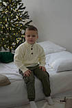 В'язаний теплий светр для хлопчиків та дорослих на ґудзиках з візерунком ромб білого кольору р. 122-158 та S-XL, фото 2