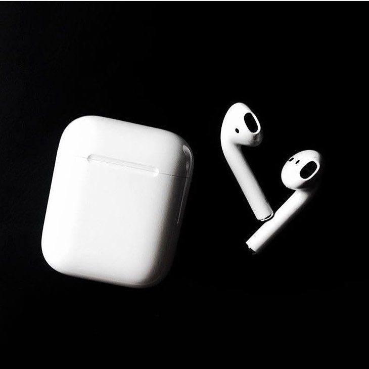 AirPods 2 with Wireless Charging Case (AIR2 H17FKPE5LX2Y)
