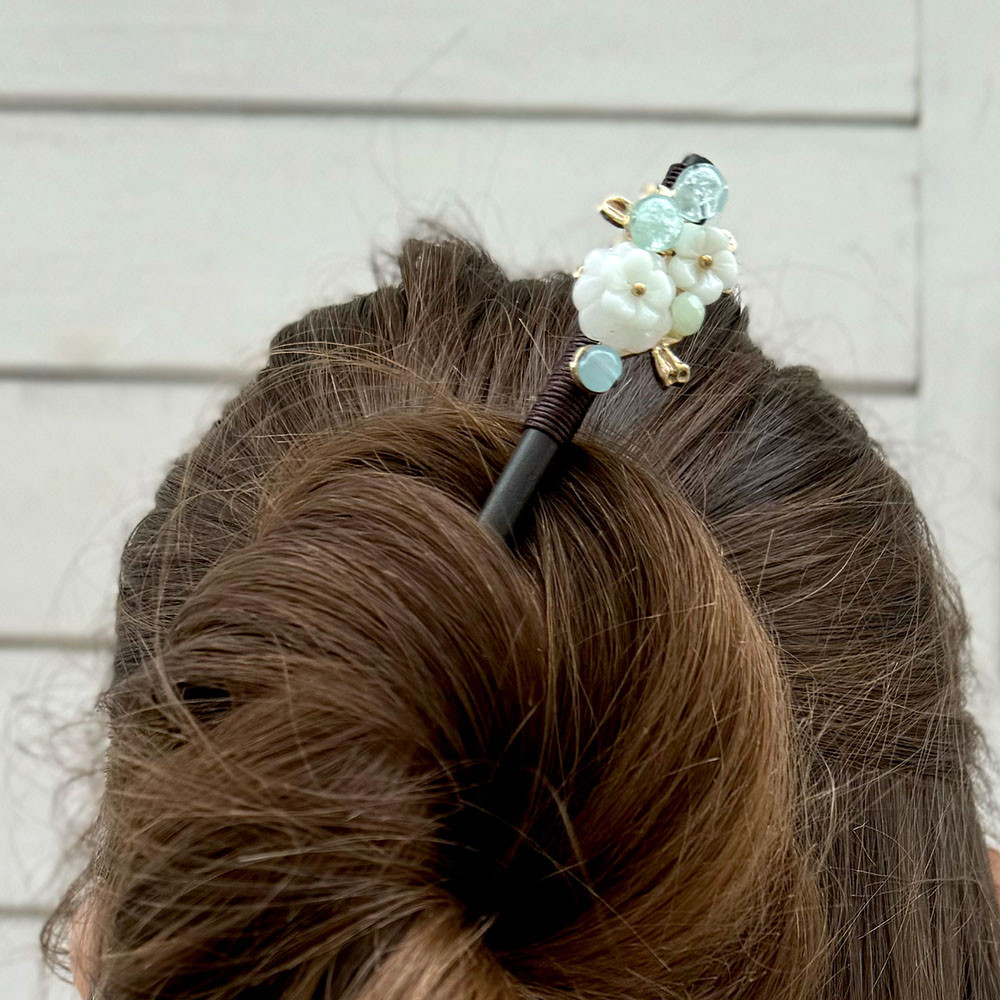 Шпилька для волосся на дерев'яній основі «Ніжна незабудка», фото 1
